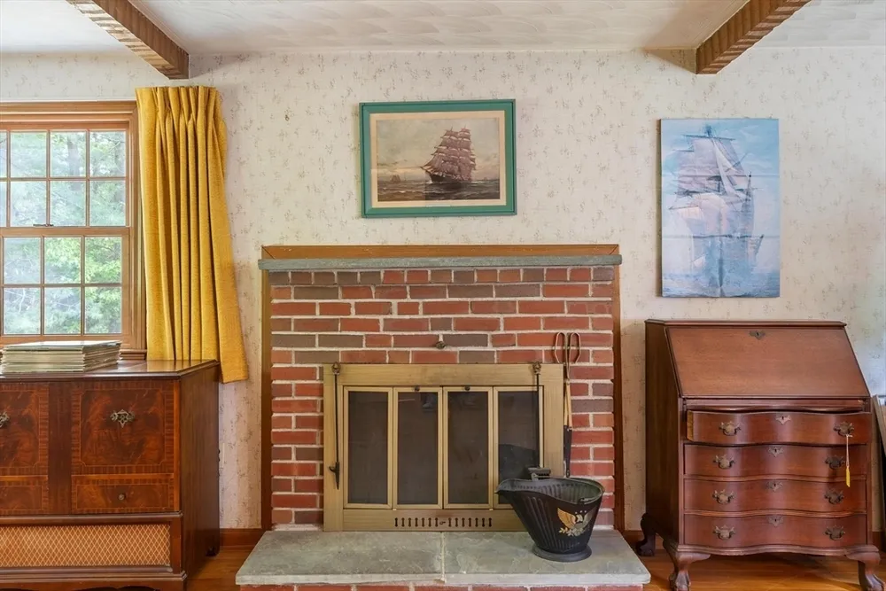 18 Cambridge St, Chelmsford, MA 01824