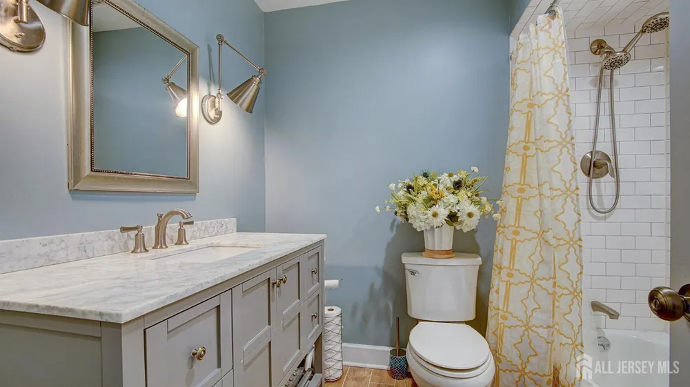 107 Monmouth Rd, Monroe, NJ 08831