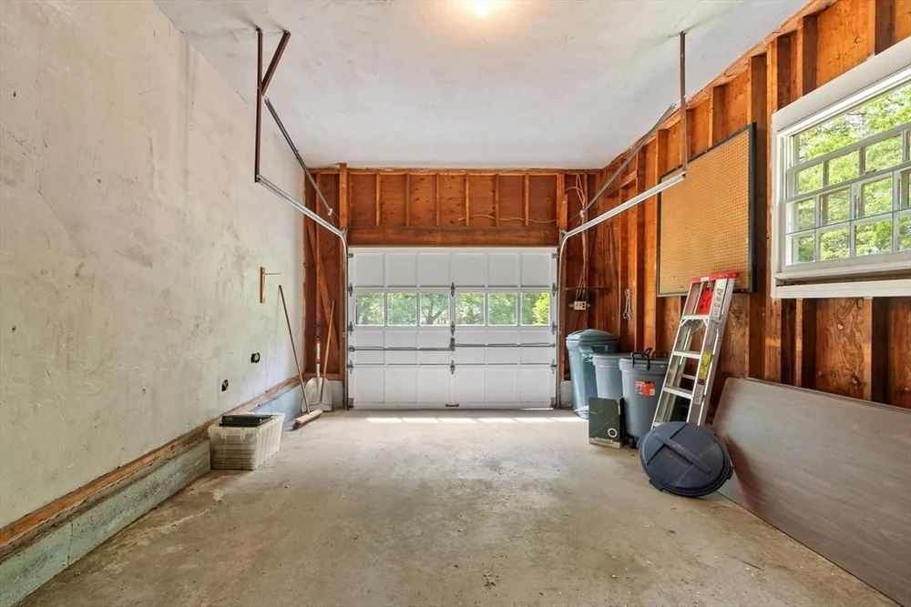 18 Cambridge St, Chelmsford, MA 01824