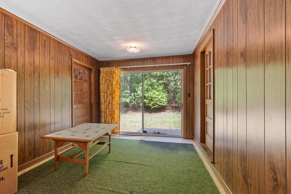 18 Cambridge St, Chelmsford, MA 01824