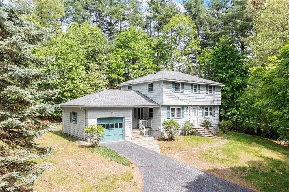 18 Cambridge St, Chelmsford, MA 01824