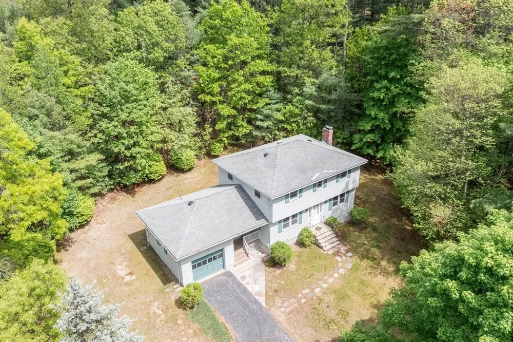 18 Cambridge St, Chelmsford, MA 01824