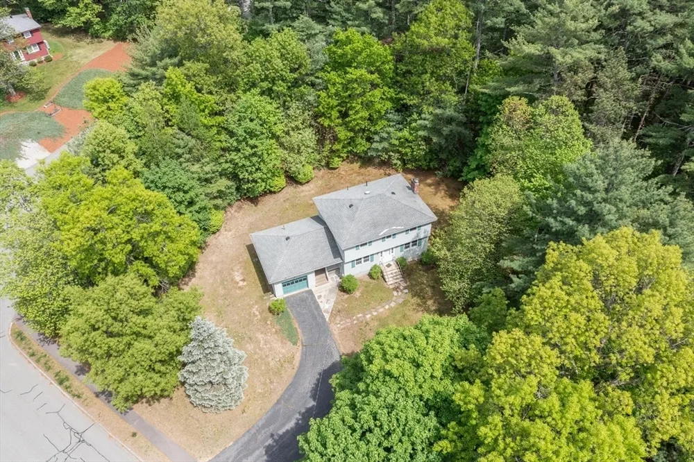 18 Cambridge St, Chelmsford, MA 01824