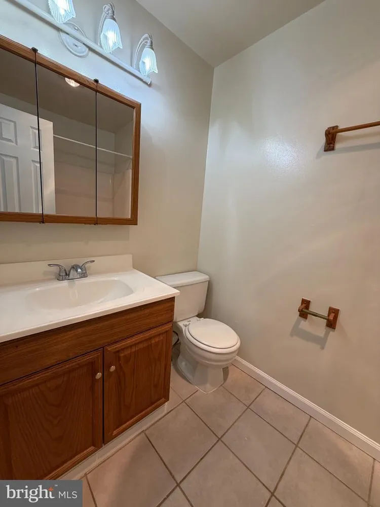 2404 Whitpain Hills, Blue Bell, PA 19422