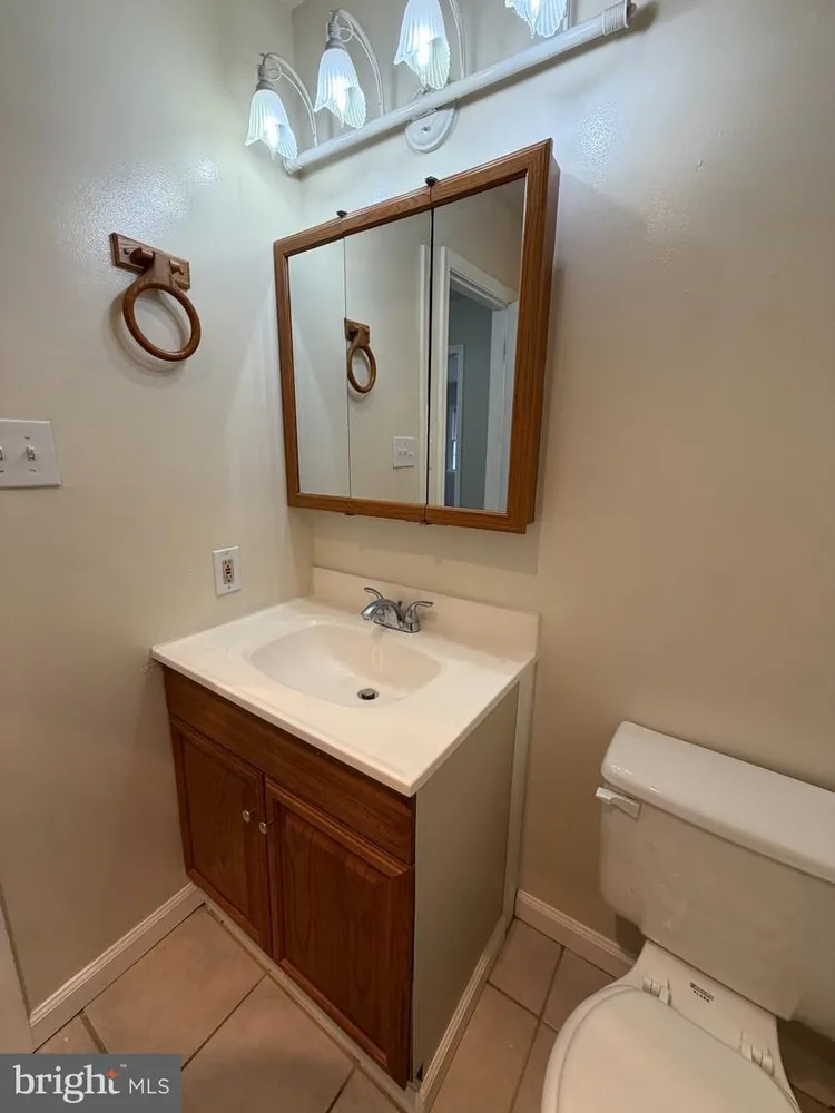 2404 Whitpain Hills, Blue Bell, PA 19422