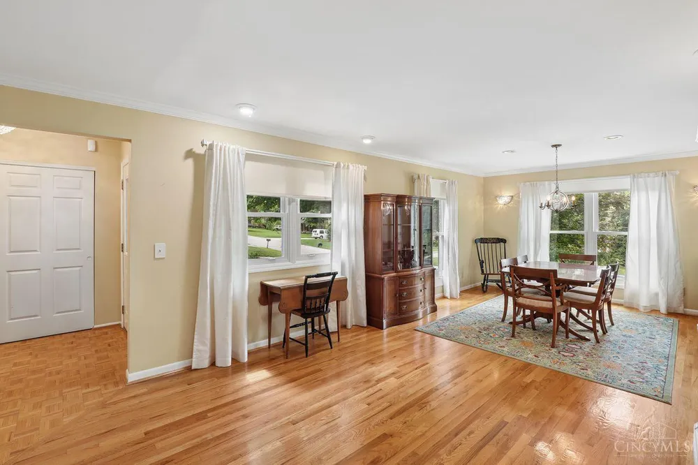 7116 Hamilton Hills Dr, Cincinnati, OH 45244