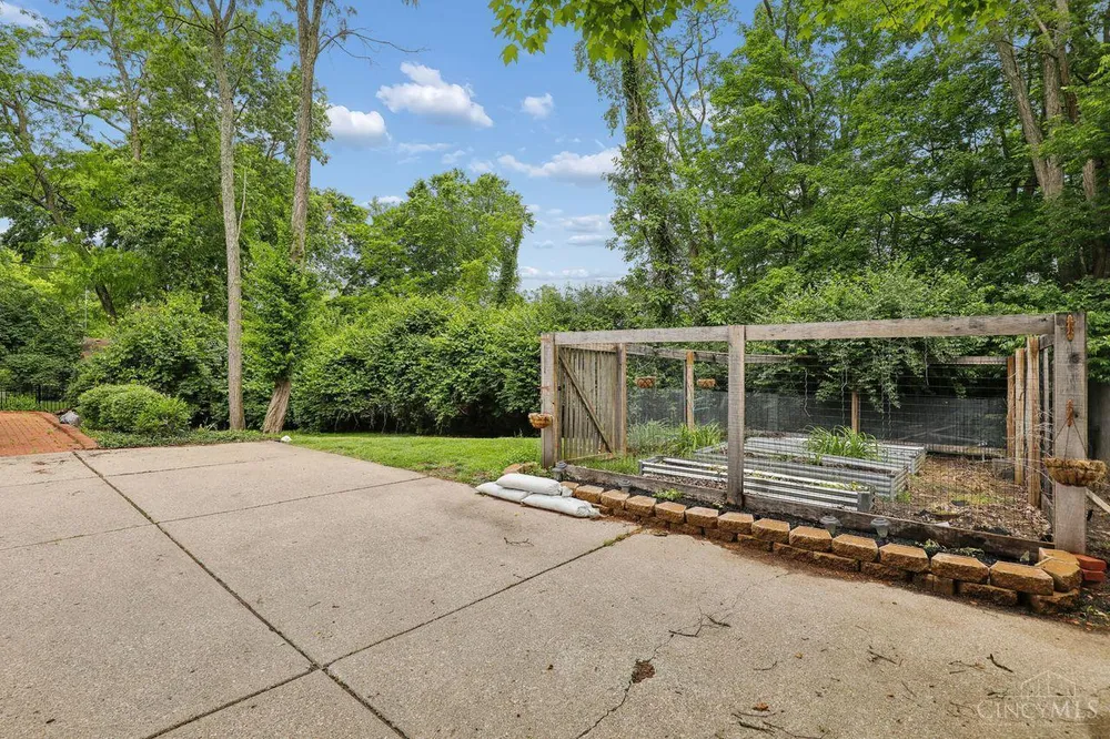 7116 Hamilton Hills Dr, Cincinnati, OH 45244