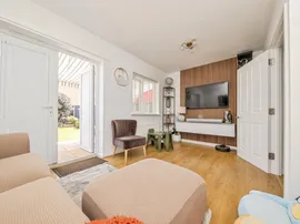 Masons Drive, Great Blakenham, Ipswich thumb 3
