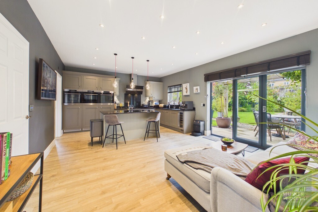 Maple Crescent, Loddon Image 2