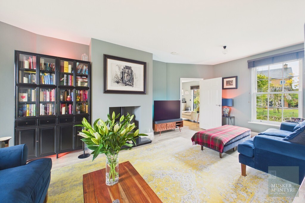Maple Crescent, Loddon Image 4
