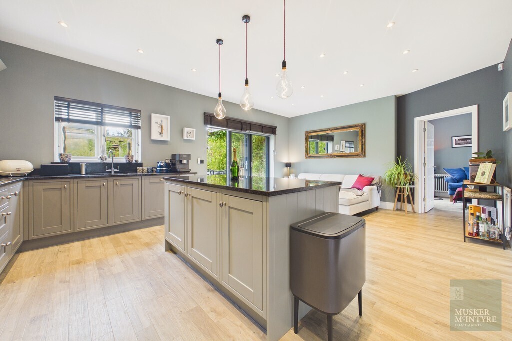 Maple Crescent, Loddon Image 11