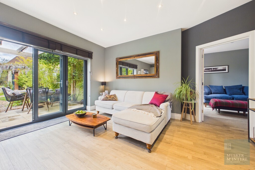 Maple Crescent, Loddon Image 12