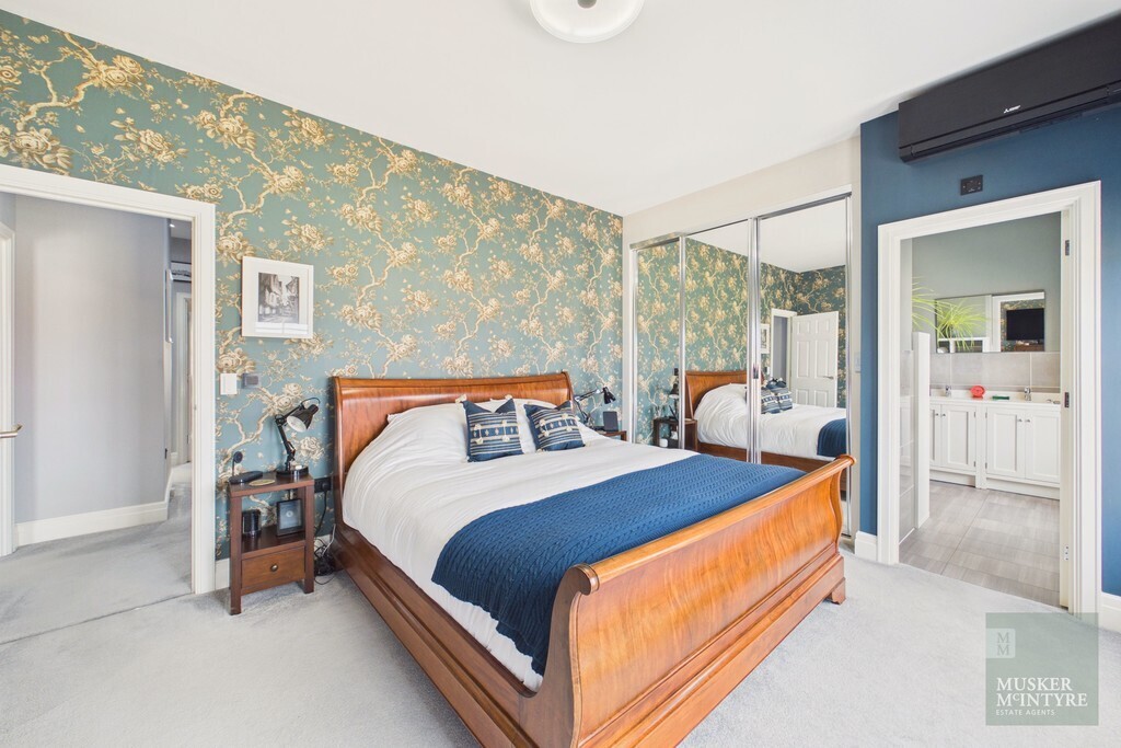 Maple Crescent, Loddon Image 22