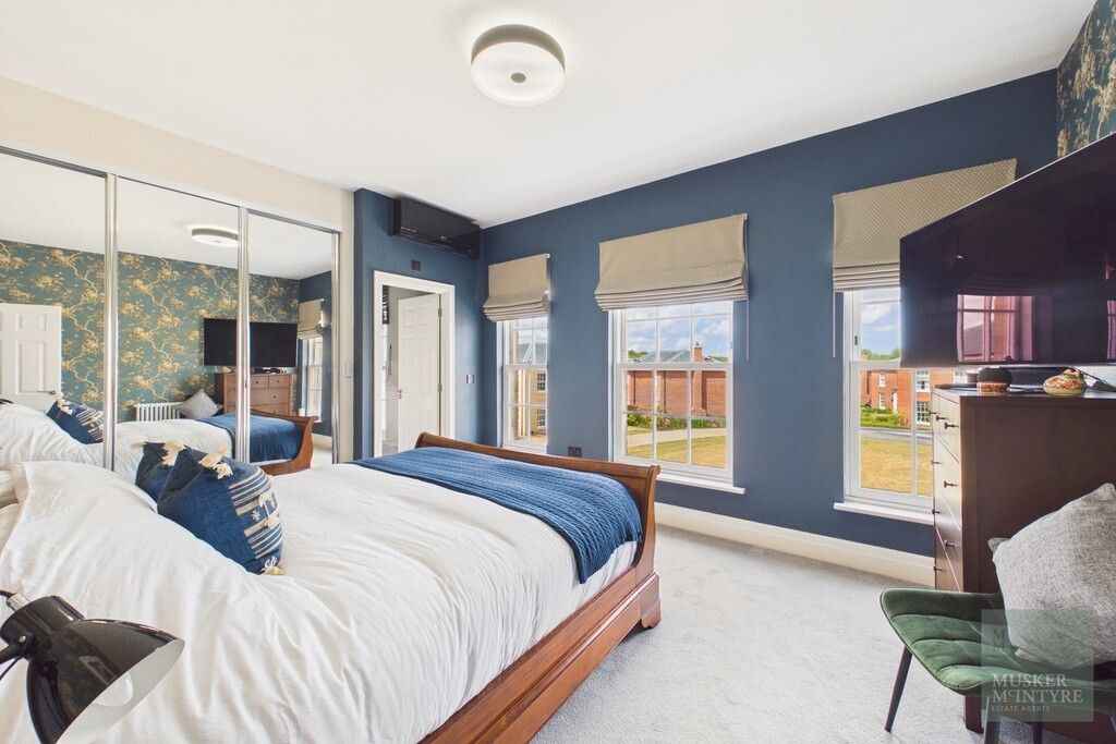 Maple Crescent, Loddon Image 23