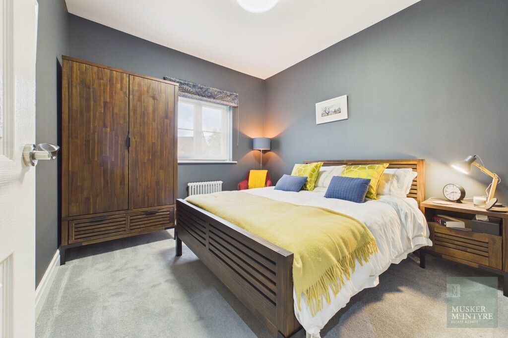 Maple Crescent, Loddon Image 27