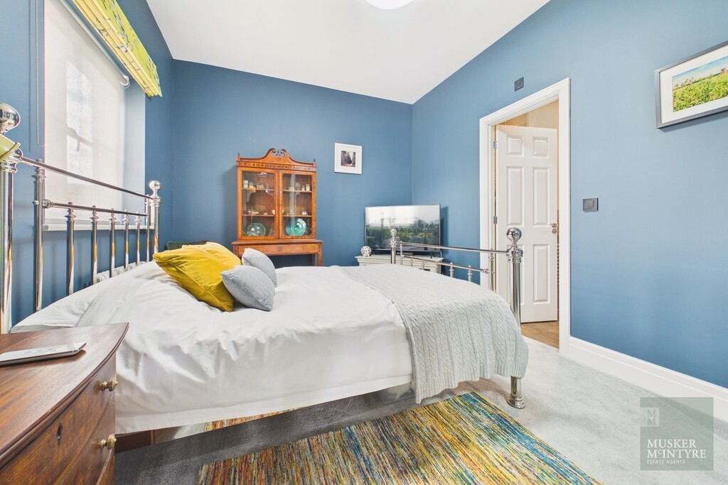 Maple Crescent, Loddon Image 28