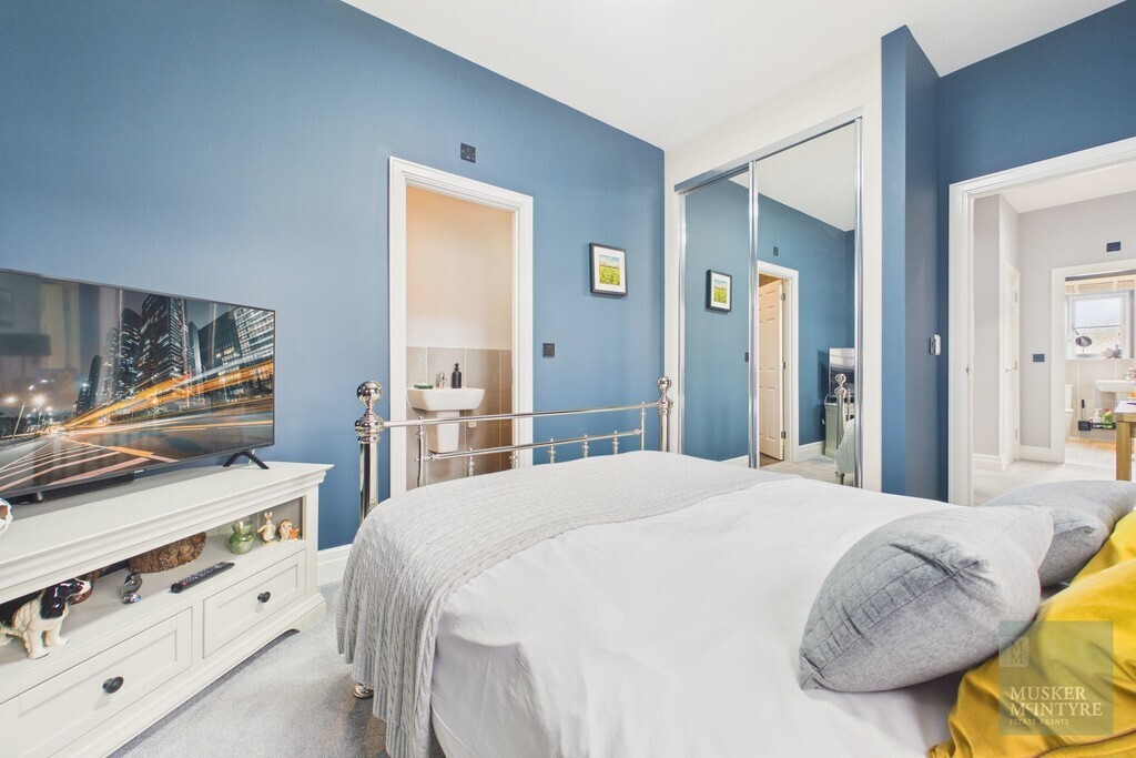 Maple Crescent, Loddon Image 29