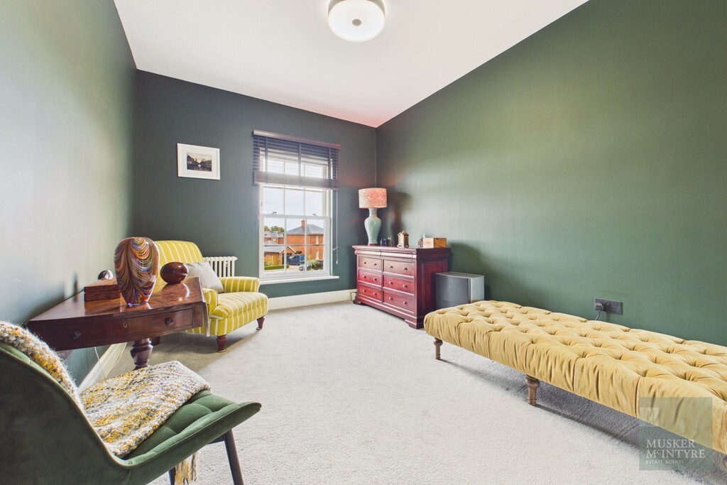 Maple Crescent, Loddon Image 32