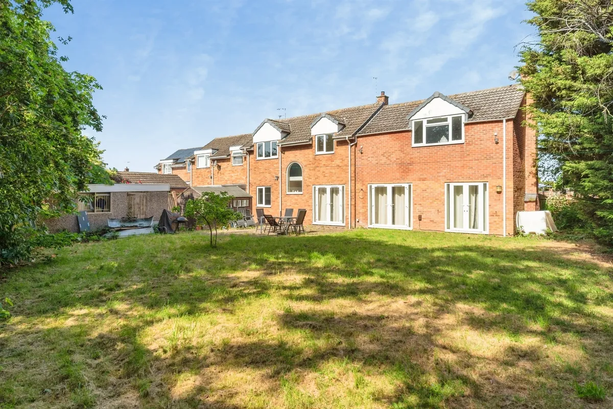 Welland Close, Newark