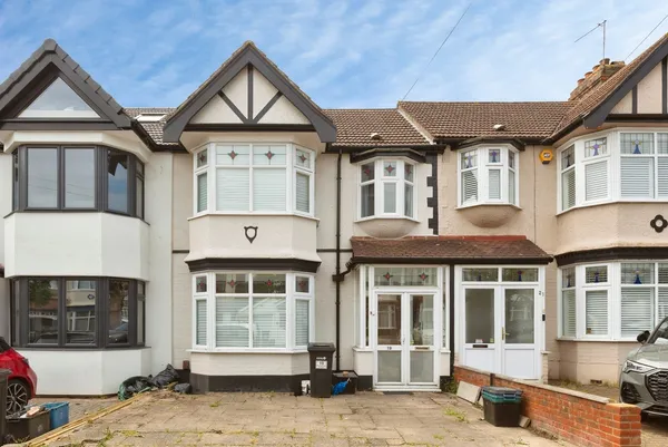 Queenborough Gardens, ILFORD, Essex, IG2
