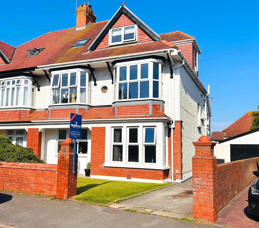LOUGHER GARDENS, PORTHCAWL, CF36 3BJ