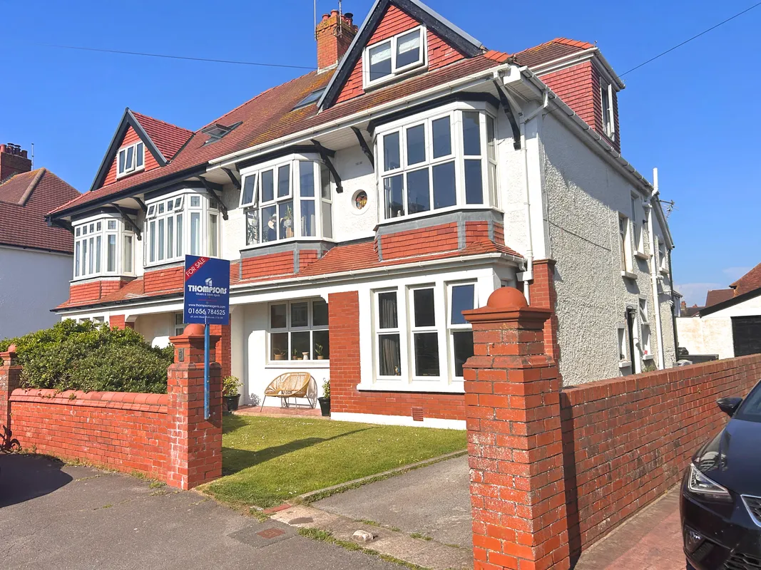 LOUGHER GARDENS, PORTHCAWL, CF36 3BJ