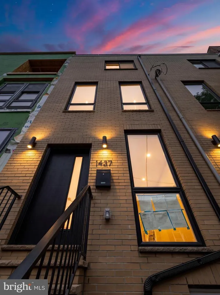 1437 S 8th St, Philadelphia, PA 19147