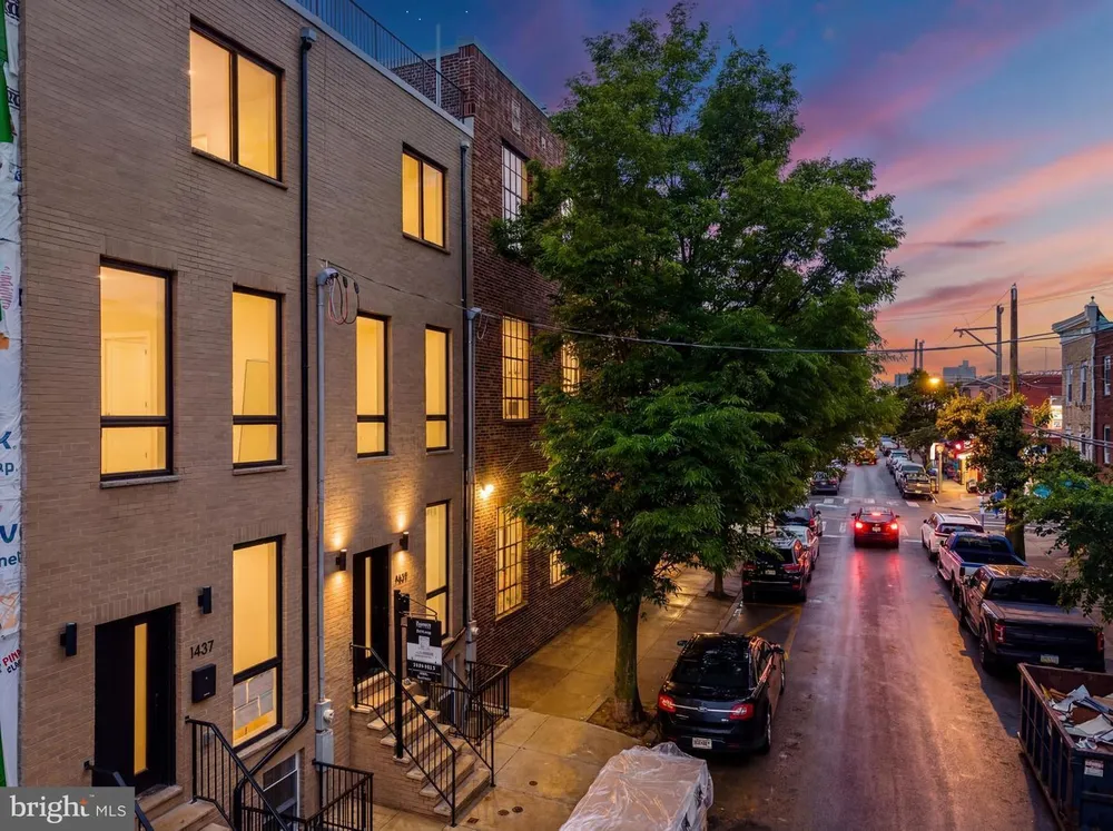 1437 S 8th St, Philadelphia, PA 19147