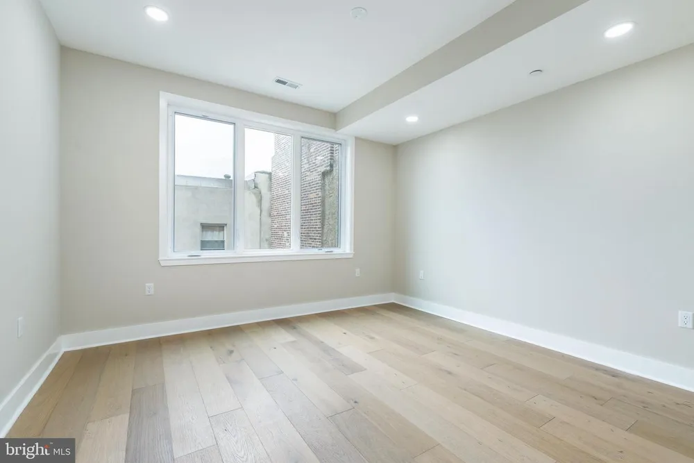 1437 S 8th St, Philadelphia, PA 19147