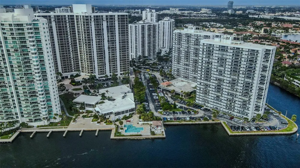 20281 E Country Club Dr, Aventura, FL 33180