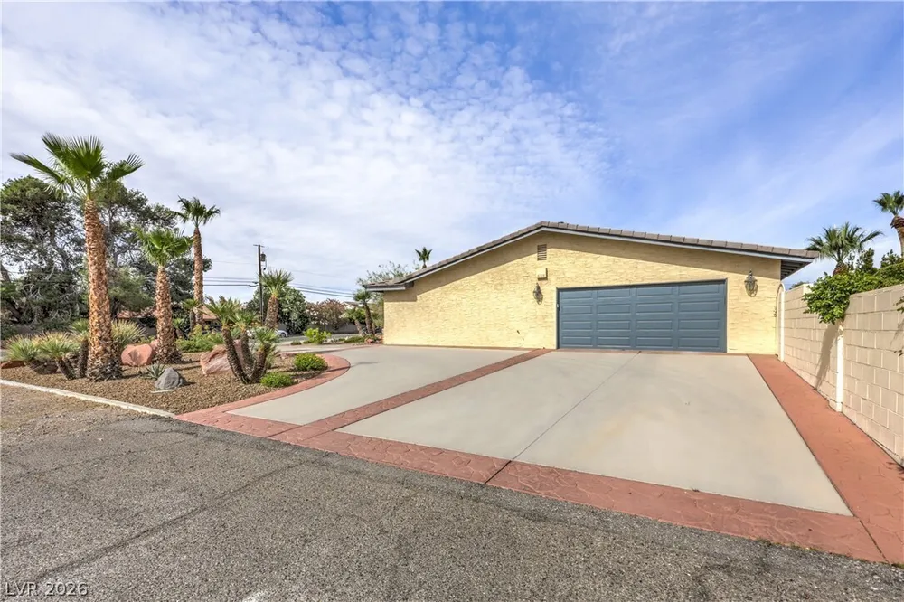 6510 Darby Ave, Las Vegas, NV 89146-6518