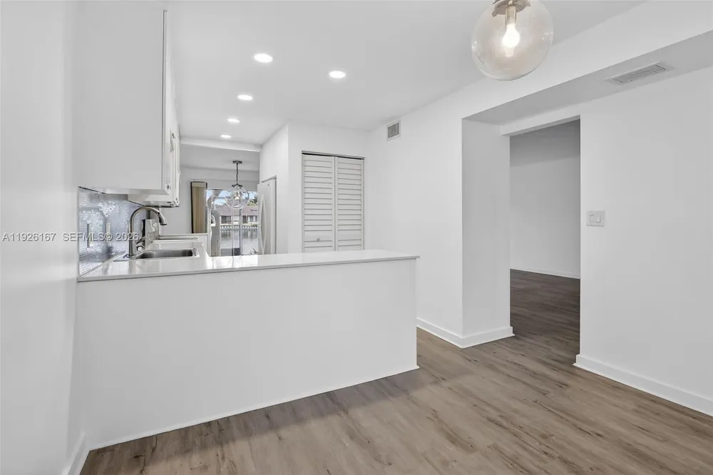 9703 N New River Canal Rd, Plantation, FL 33324