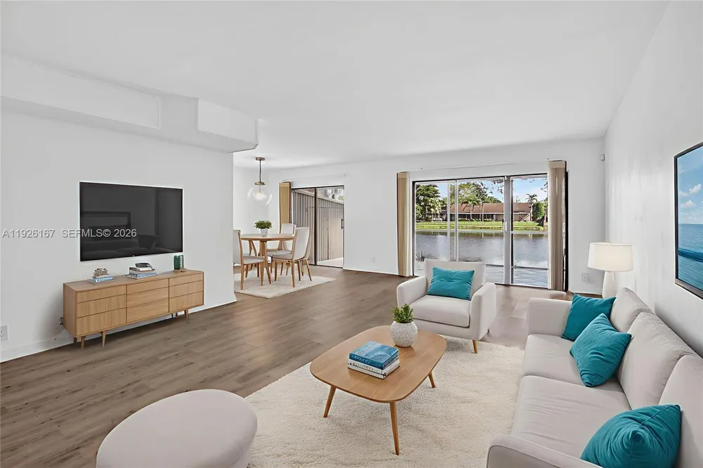9703 N New River Canal Rd, Plantation, FL 33324