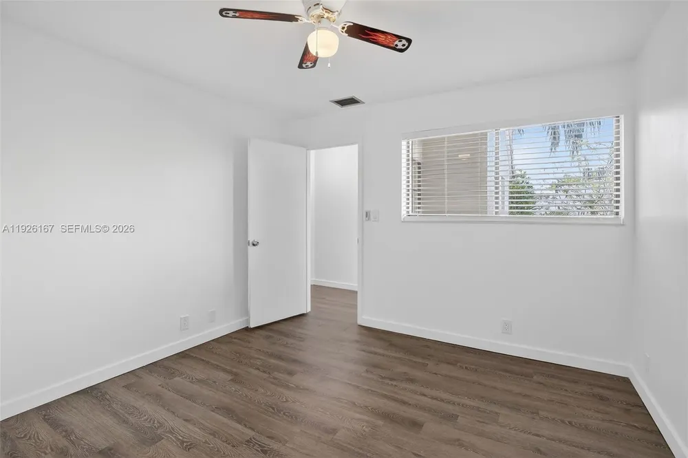 9703 N New River Canal Rd, Plantation, FL 33324