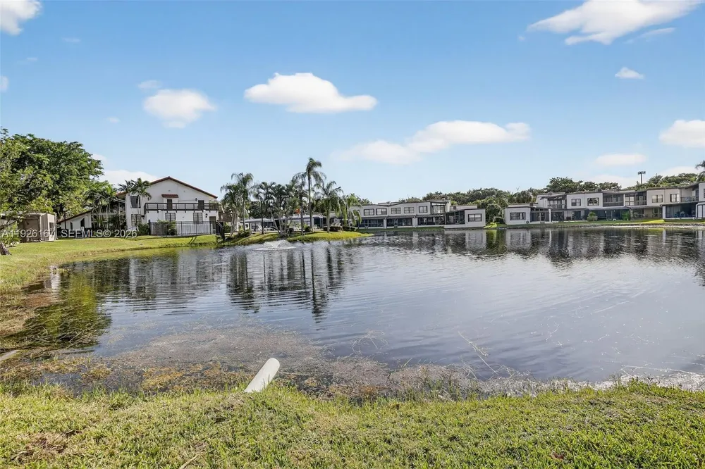 9703 N New River Canal Rd, Plantation, FL 33324