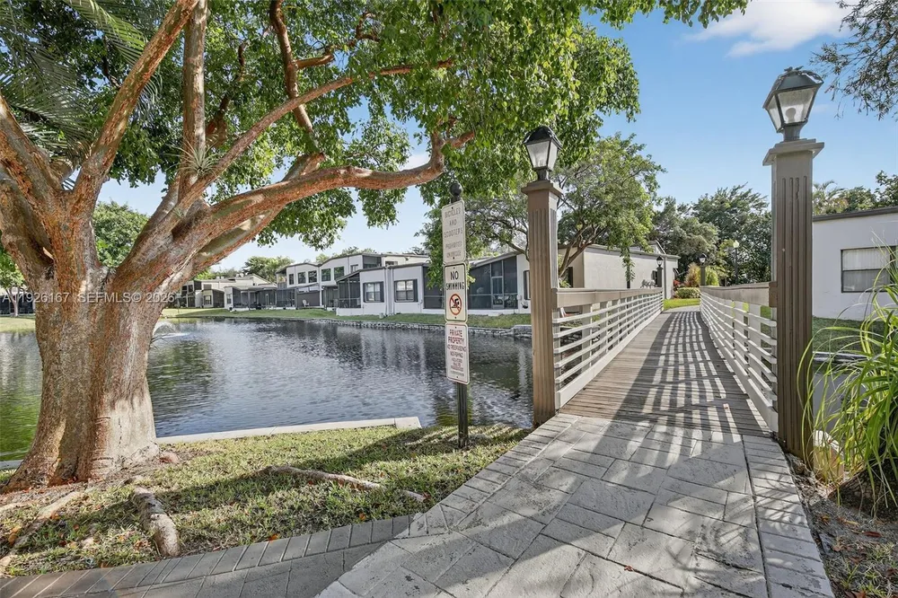 9703 N New River Canal Rd, Plantation, FL 33324