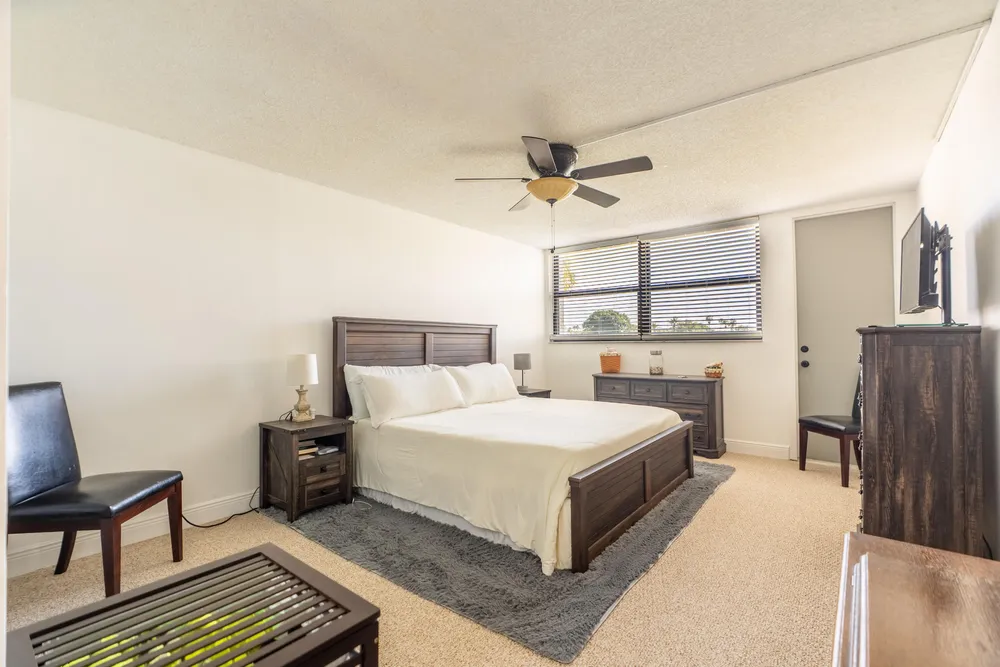 16401 Golf Club Rd, Weston, FL 33326