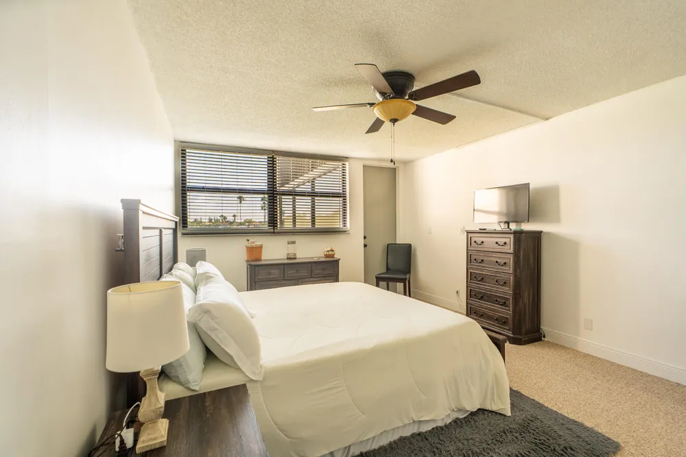 16401 Golf Club Rd, Weston, FL 33326