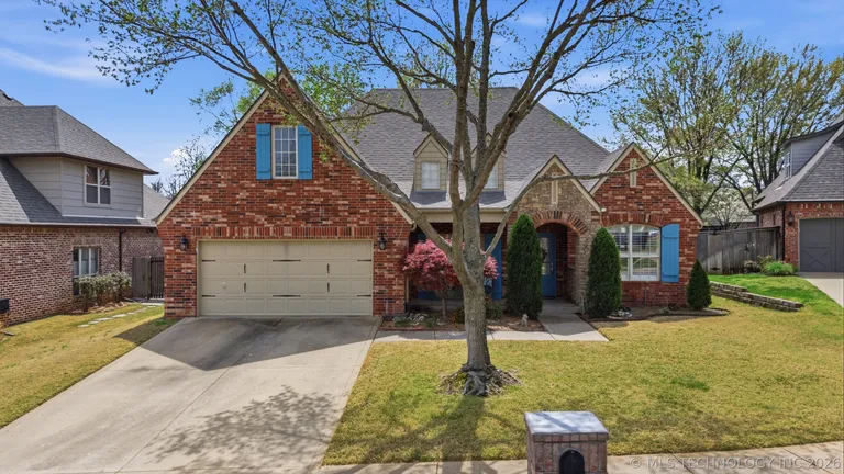8806 E 110th Pl, Tulsa, OK 74133