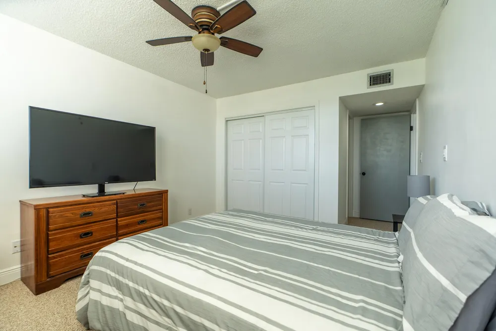 16401 Golf Club Rd, Weston, FL 33326