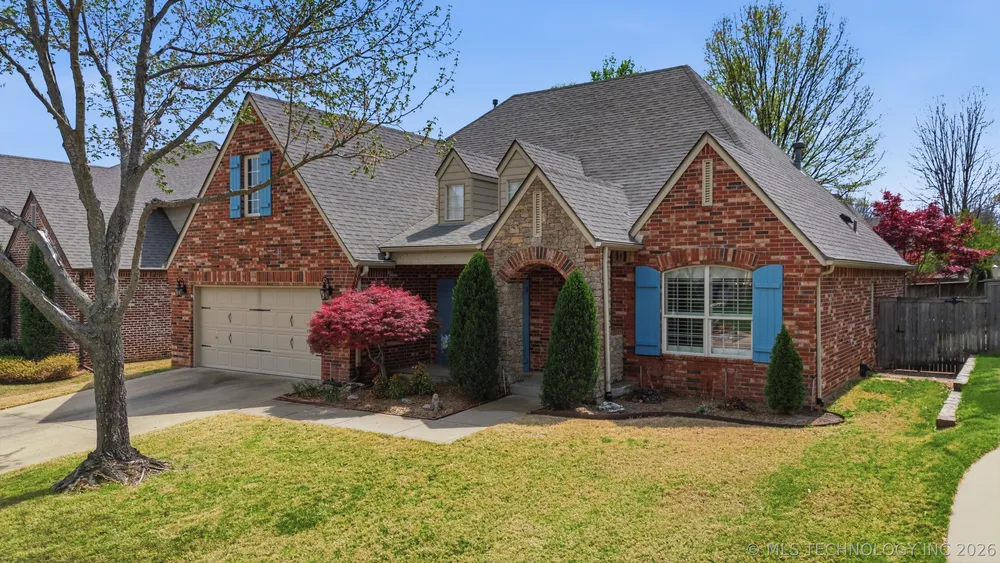 8806 E 110th Pl, Tulsa, OK 74133