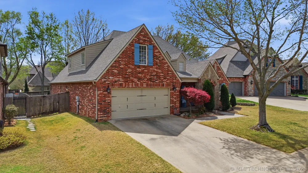 8806 E 110th Pl, Tulsa, OK 74133