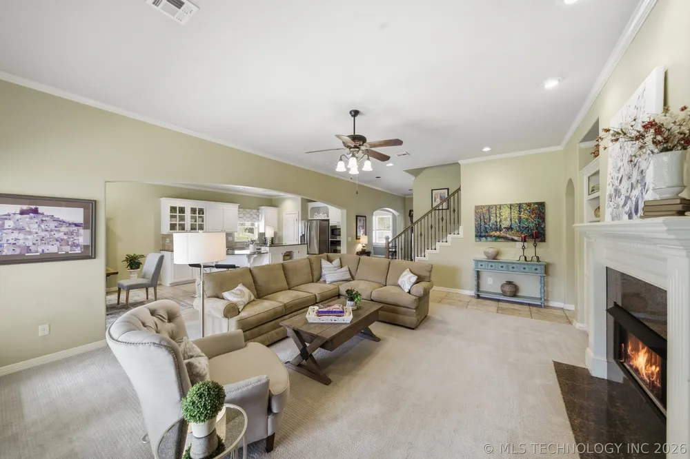 8806 E 110th Pl, Tulsa, OK 74133