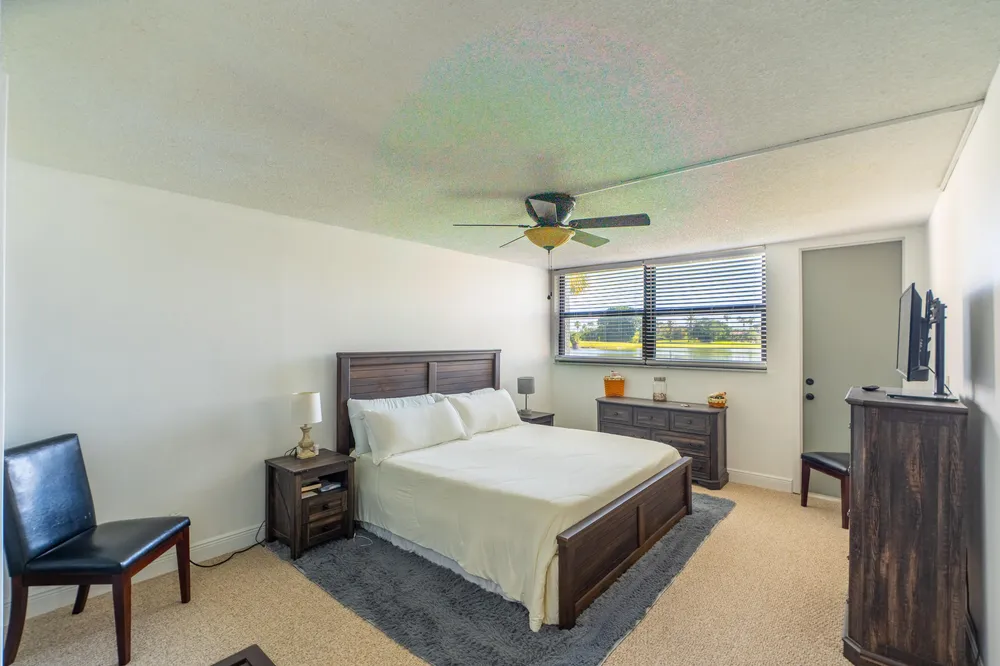 16401 Golf Club Rd, Weston, FL 33326