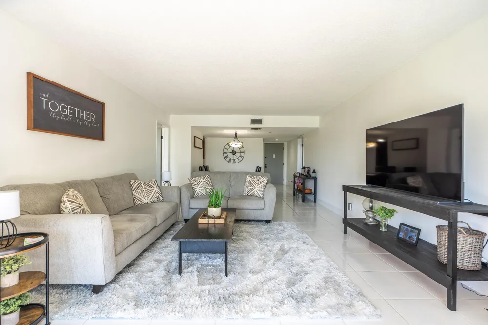 16401 Golf Club Rd, Weston, FL 33326