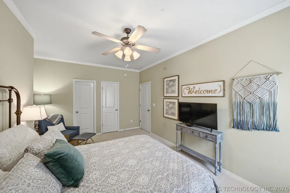 8806 E 110th Pl, Tulsa, OK 74133