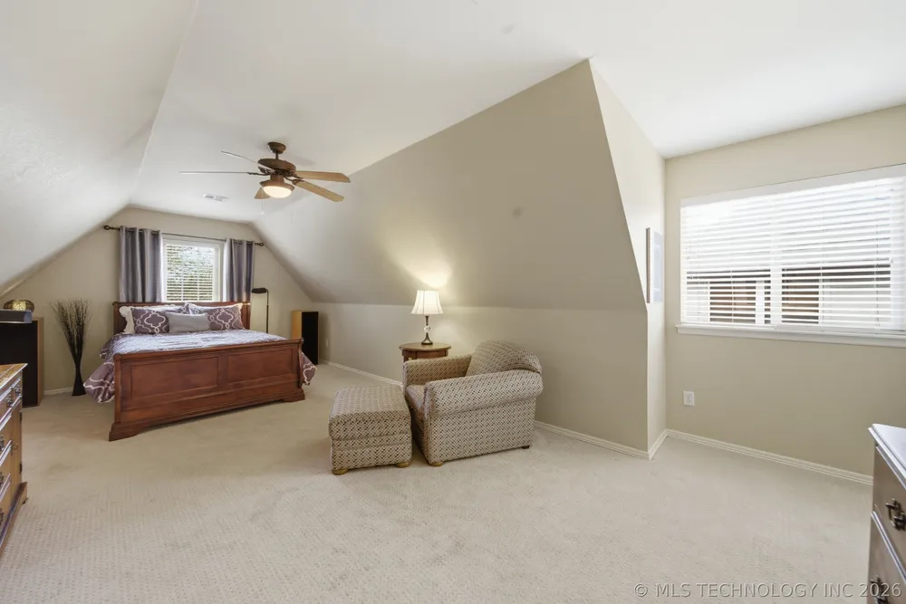 8806 E 110th Pl, Tulsa, OK 74133