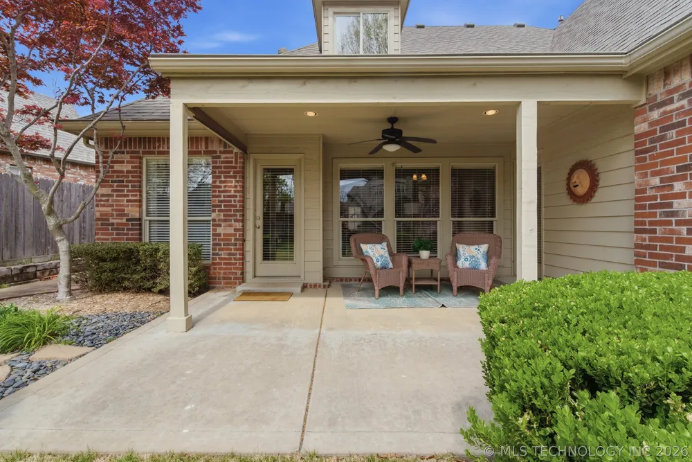 8806 E 110th Pl, Tulsa, OK 74133