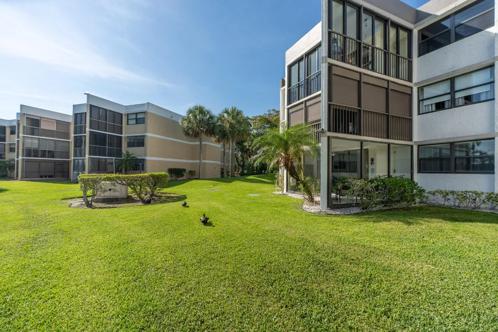 16401 Golf Club Rd, Weston, FL 33326