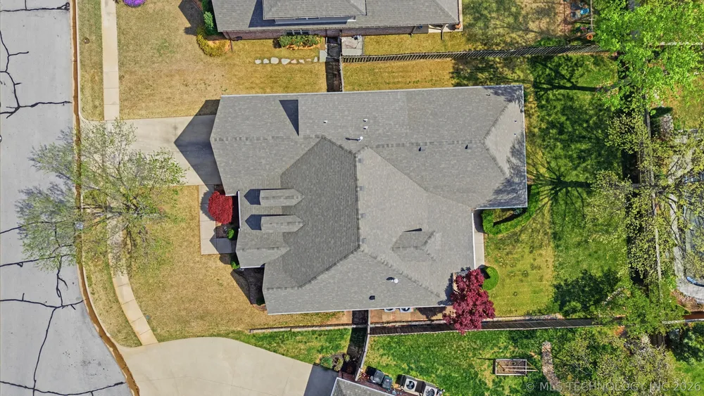 8806 E 110th Pl, Tulsa, OK 74133